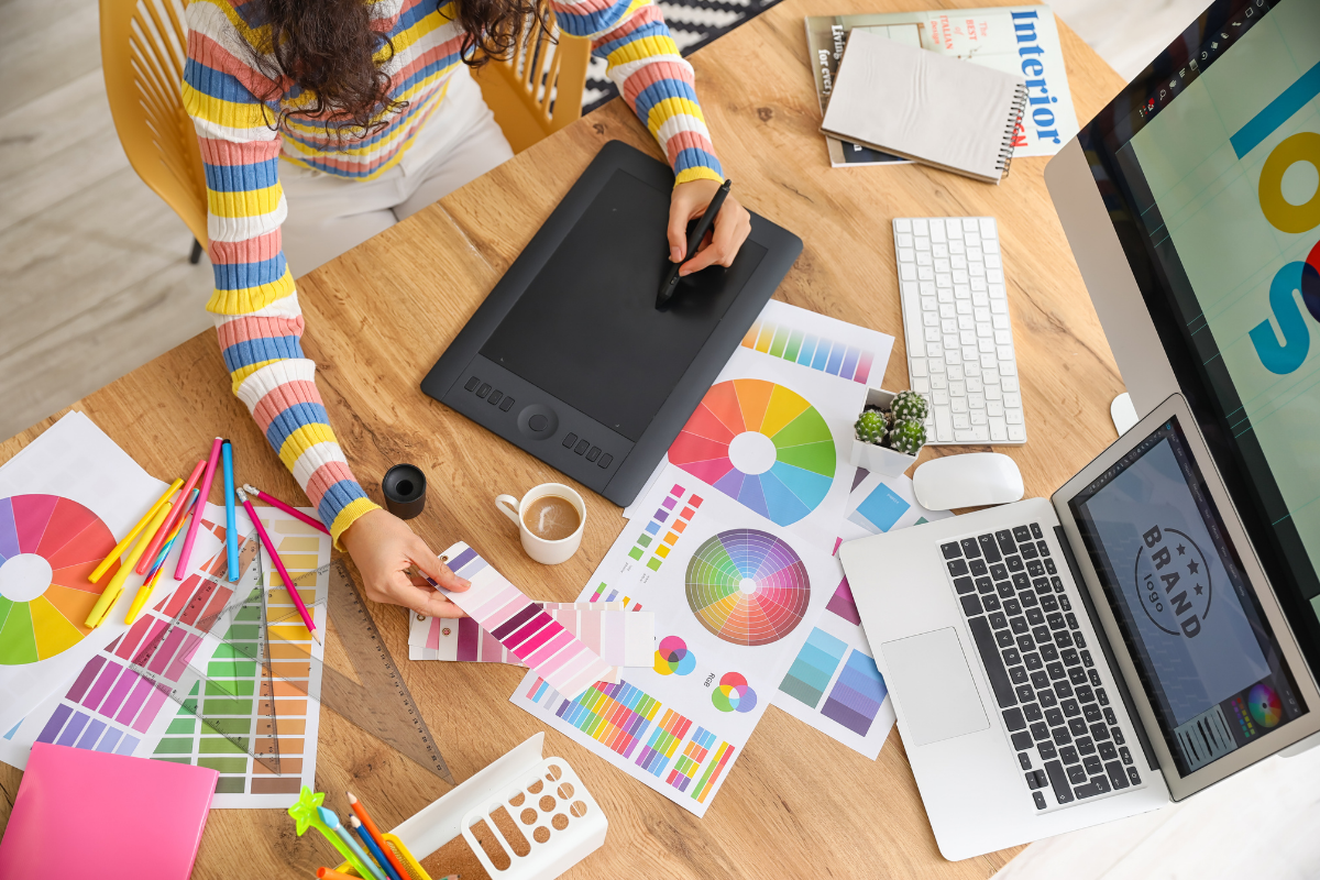what is the difference between a brand and a logo